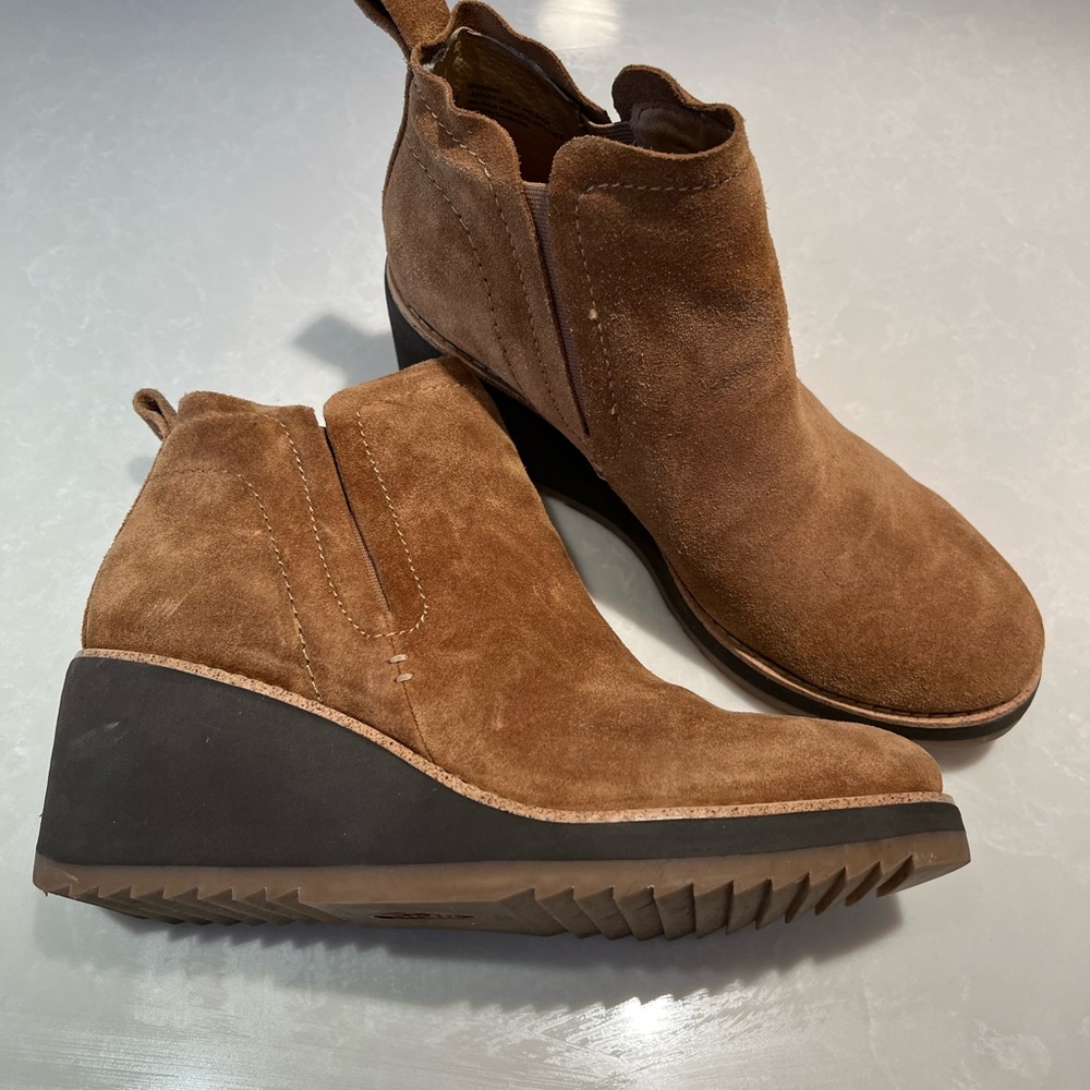 Sofft Emeree Brown Suede Leather Bootie